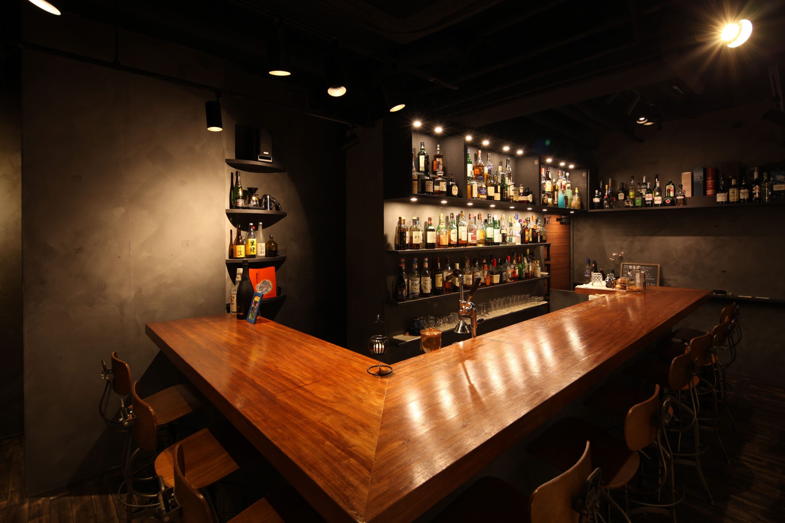 兵庫　夙川ショットバーCIRCLE